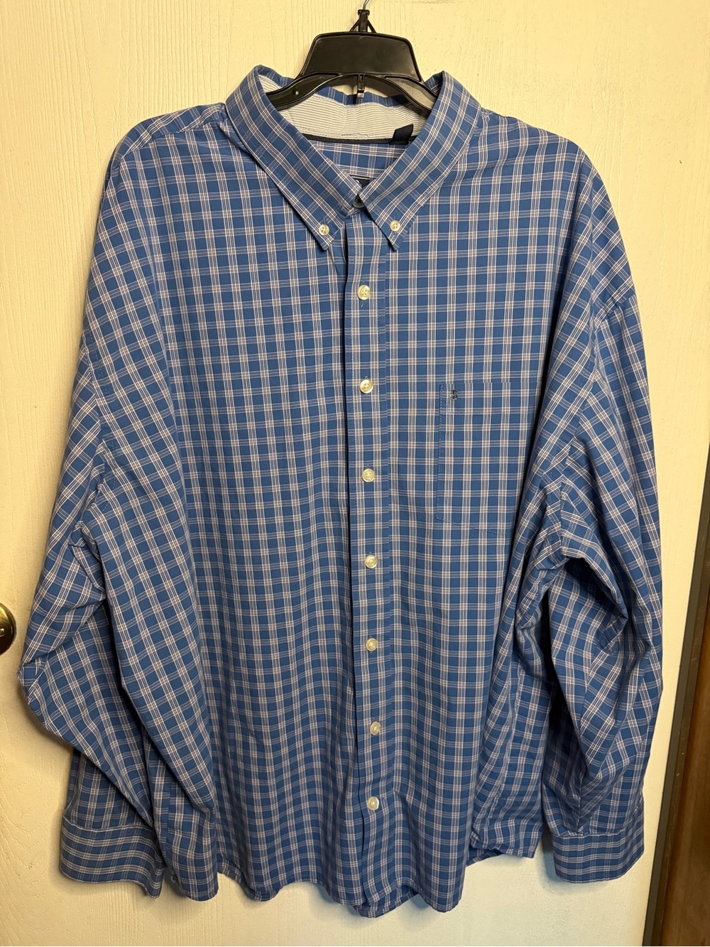 Izod Men's Blue Plaid Button-Down Shirt